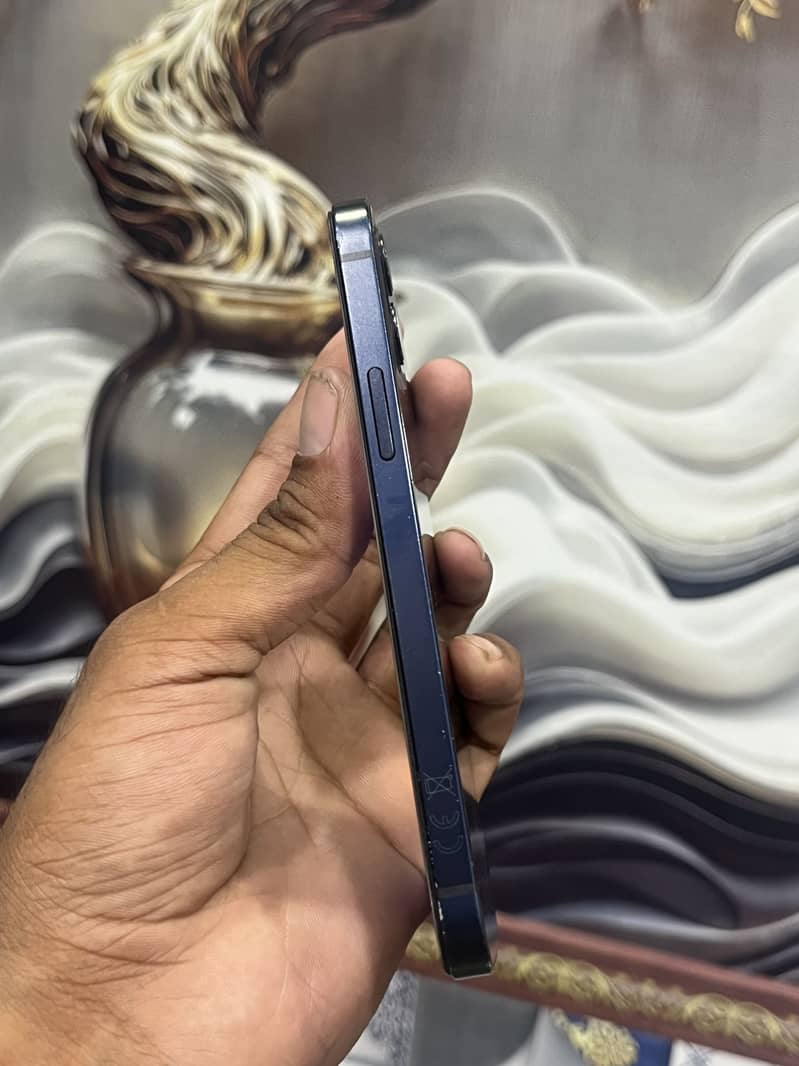 Apple iPhone 12 3
