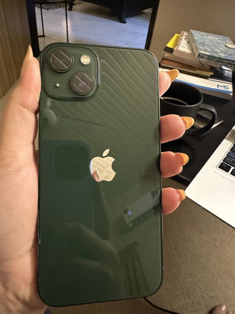 Apple iPhone 13 0