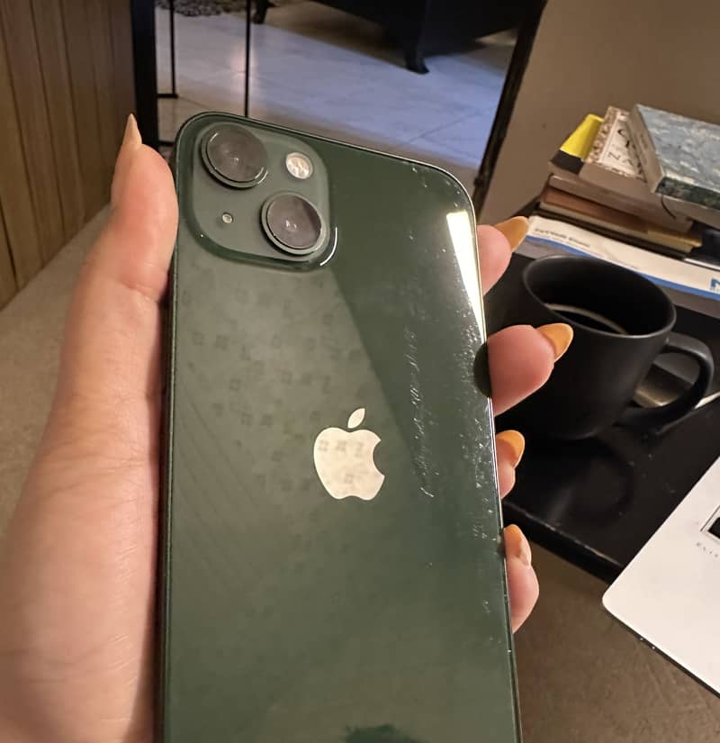 Apple iPhone 13 1