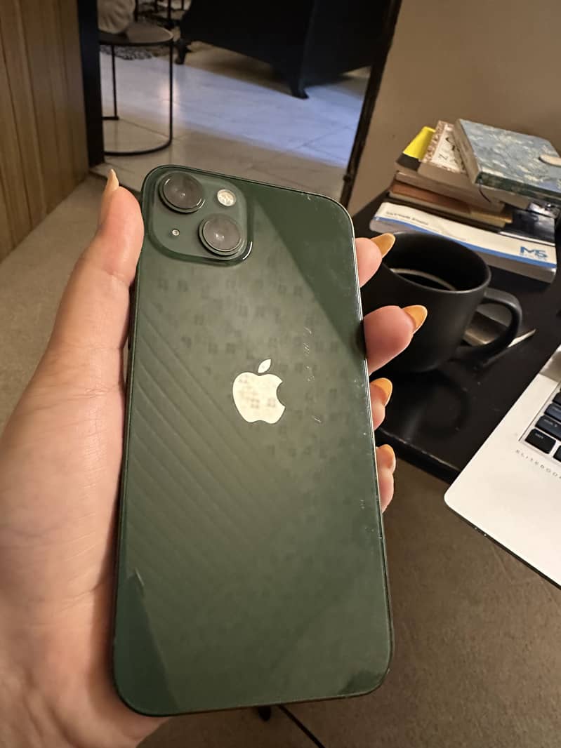 Apple iPhone 13 9