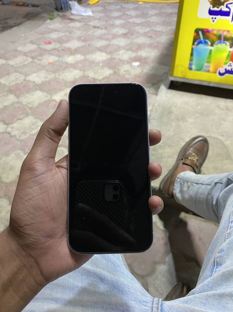 Apple iPhone 15 4