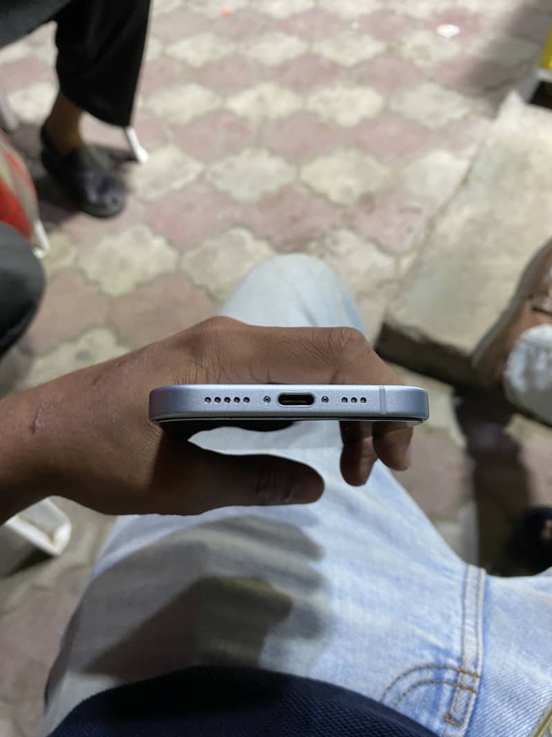 Apple iPhone 15 5