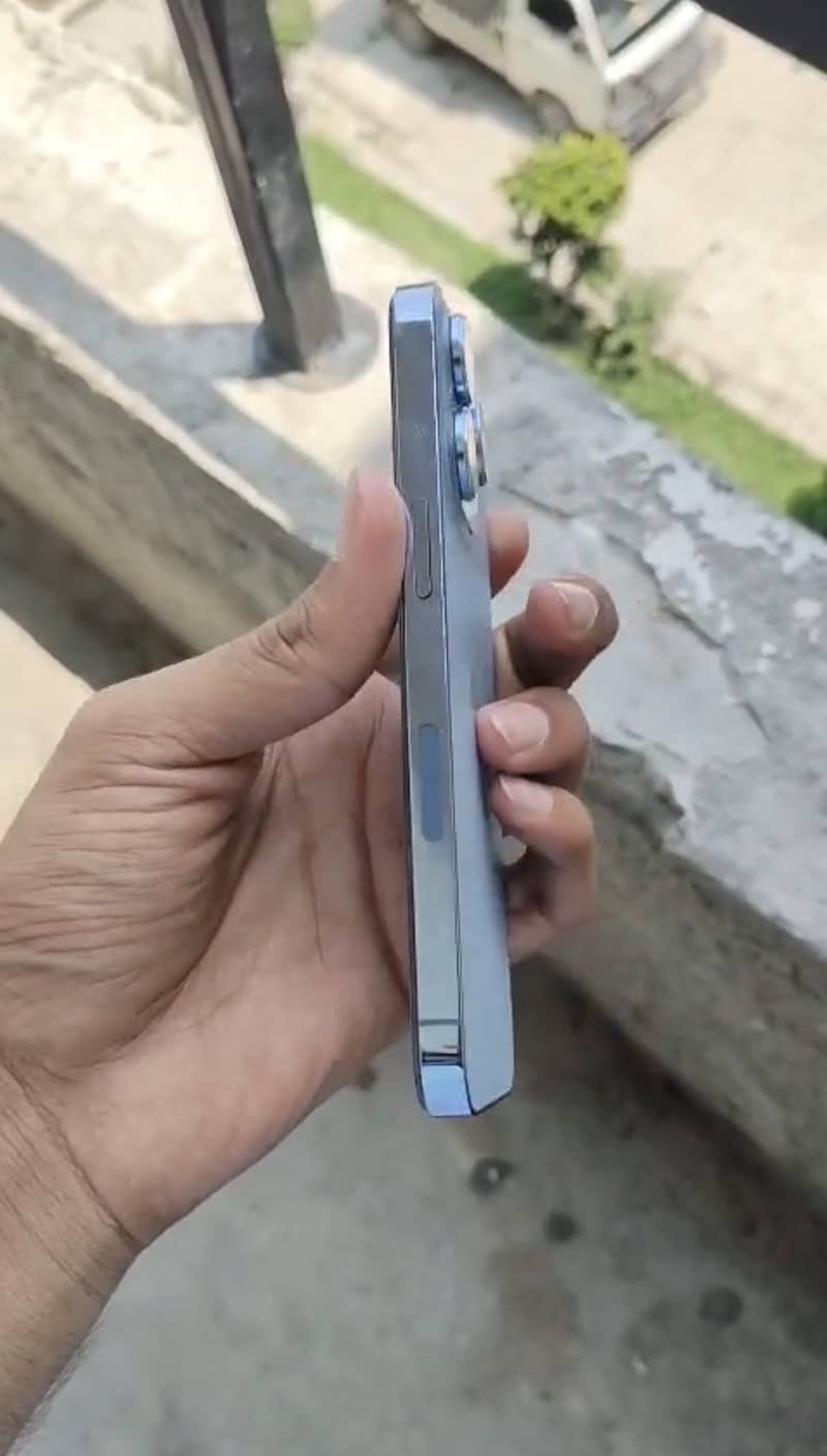Apple iPhone 13 Pro 1