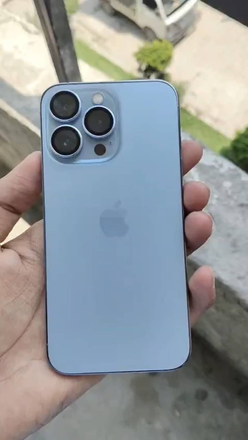 Apple iPhone 13 Pro 2