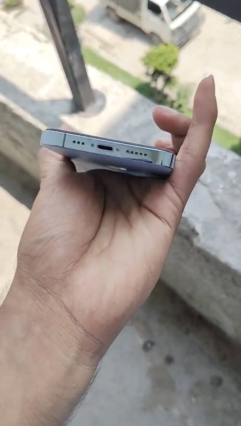 Apple iPhone 13 Pro 3