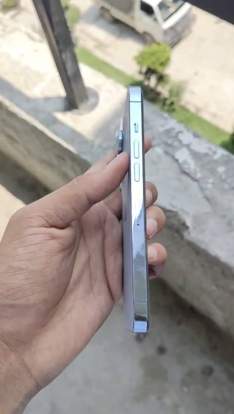 Apple iPhone 13 Pro 4