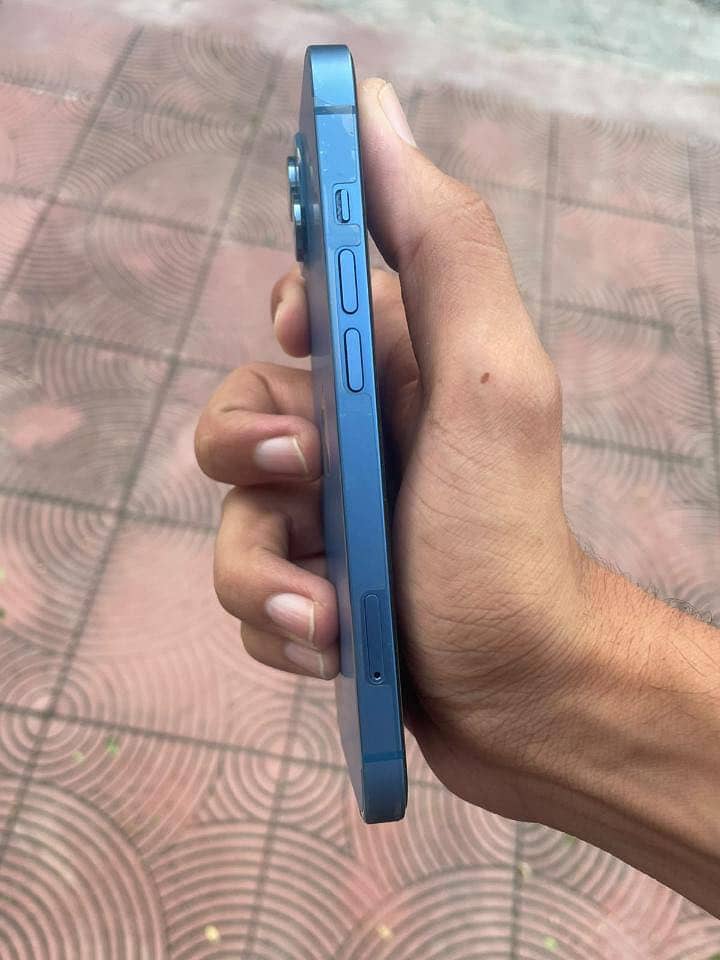 iPhone 13 3