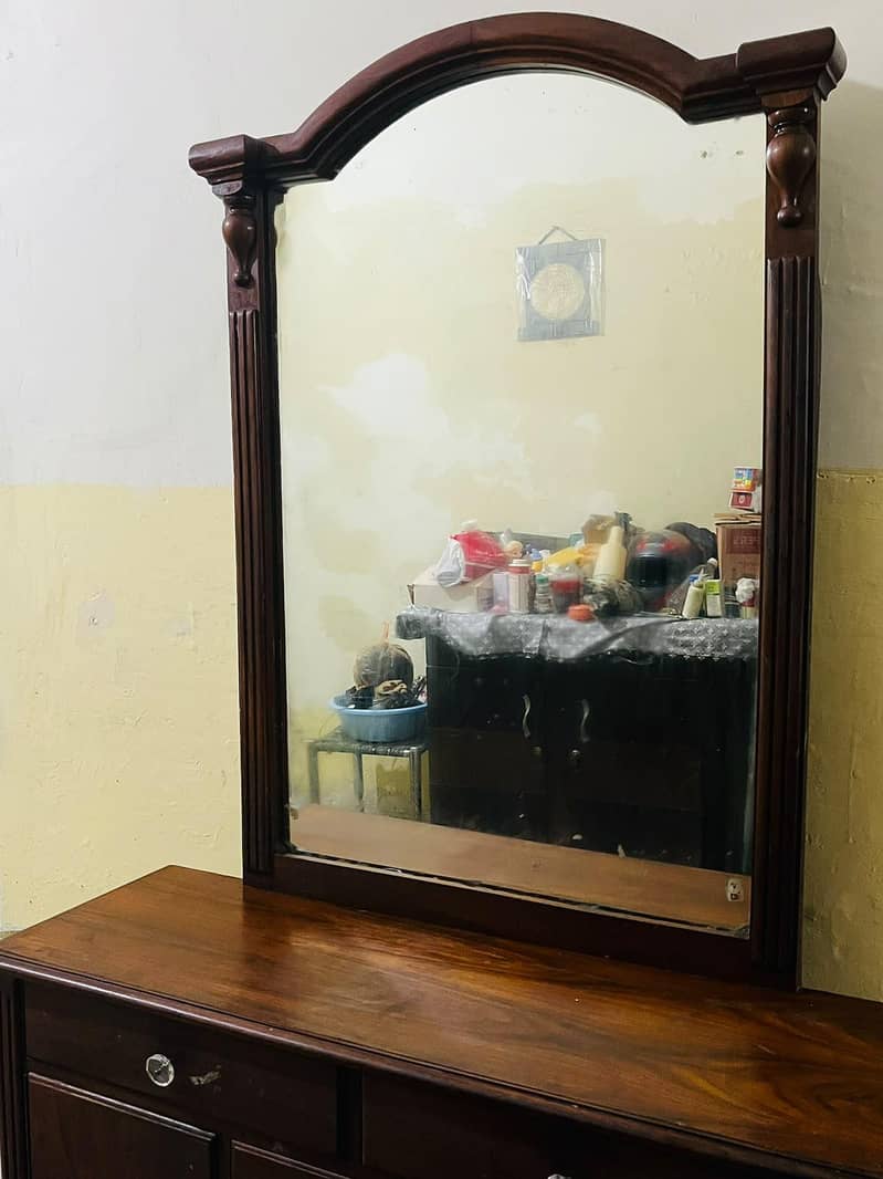 dressing table 1