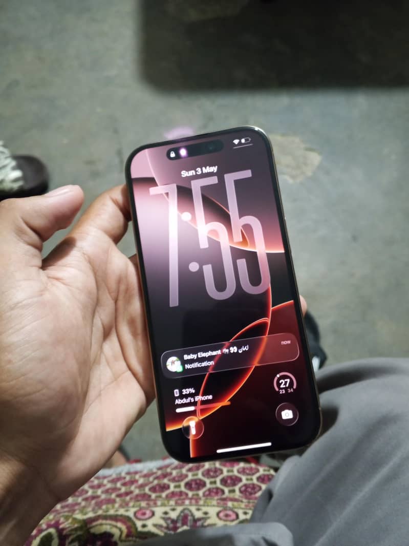Apple iPhone 16 Pro 3
