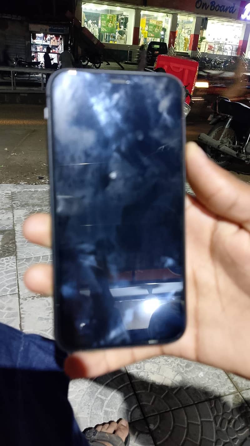 Apple iPhone 11 0