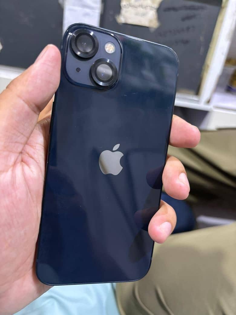 Apple iPhone 13 0