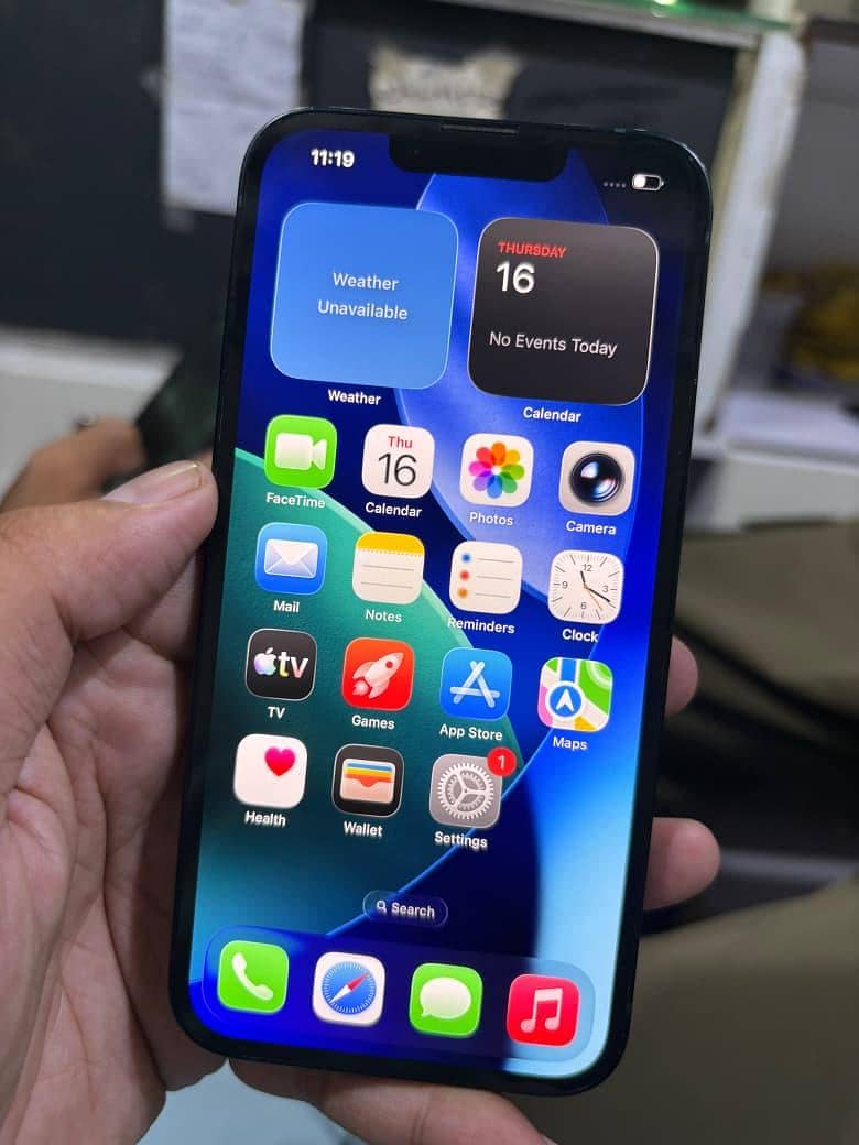 Apple iPhone 13 1