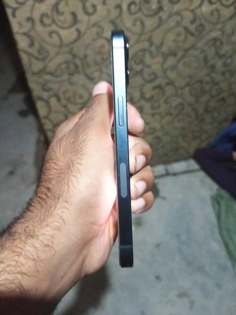 Apple iPhone 13 3