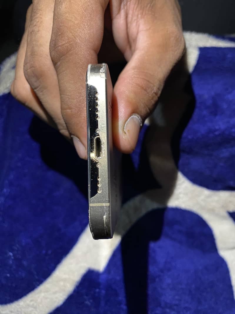 Apple iPhone 12 Pro 3