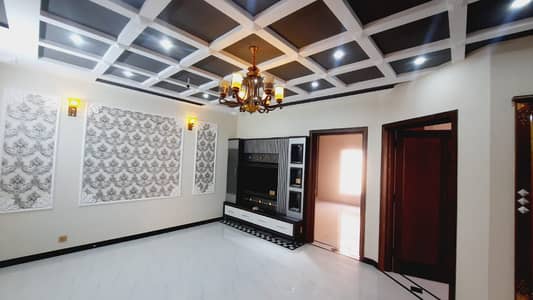 10 MARLA LIKE BRAND NEW HOUSE UP FOR SALE