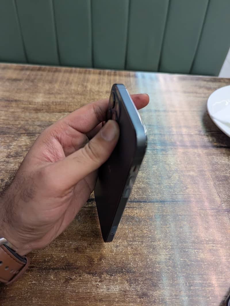 Apple iPhone 12 Pro 2