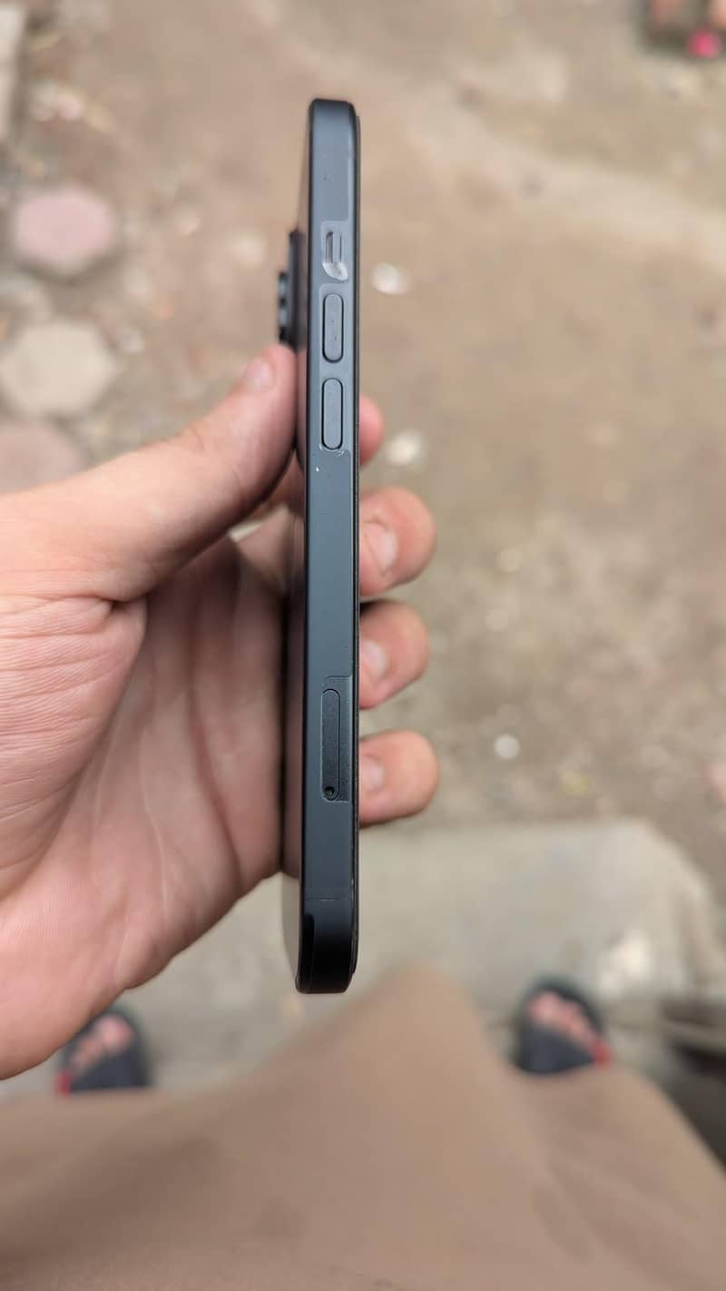 Apple iPhone 15 2