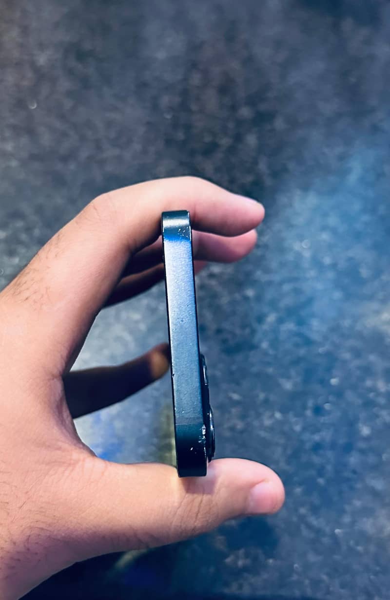 Apple iPhone 13 2