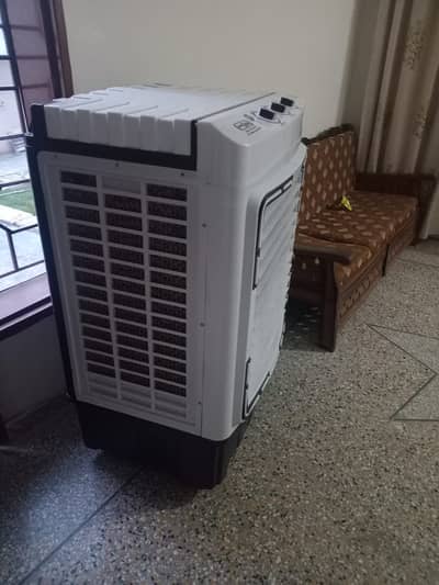 New air cooler just 10din use hua hai