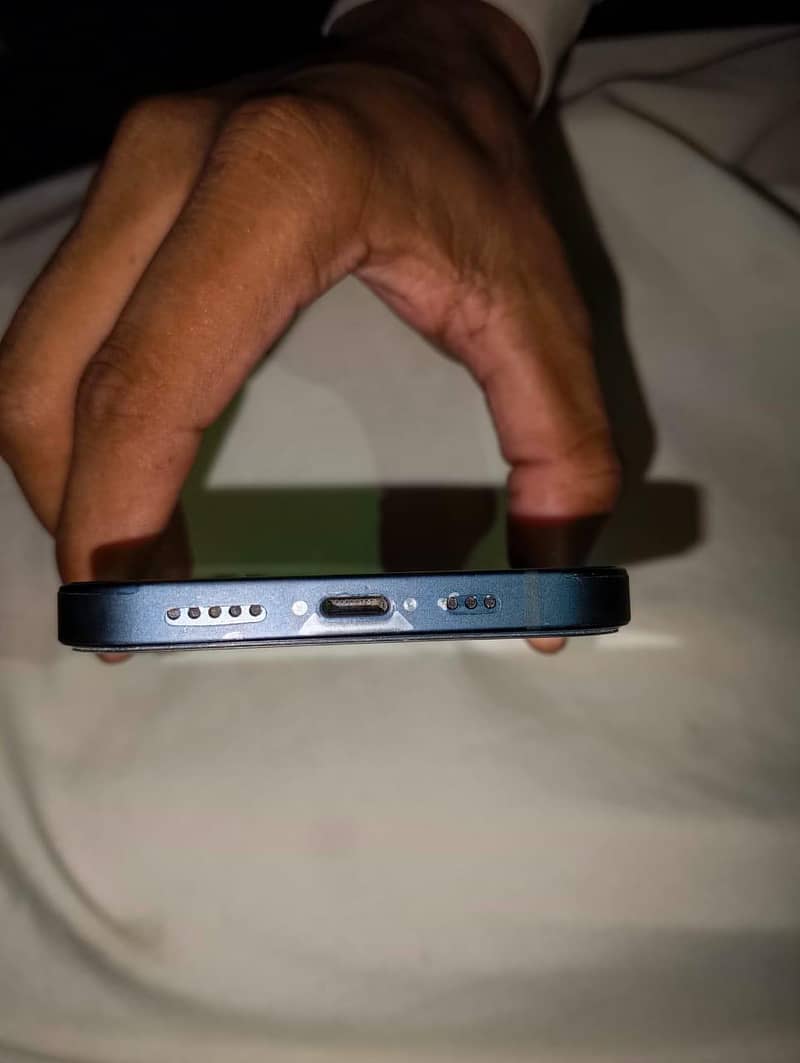 Apple iPhone 12 1