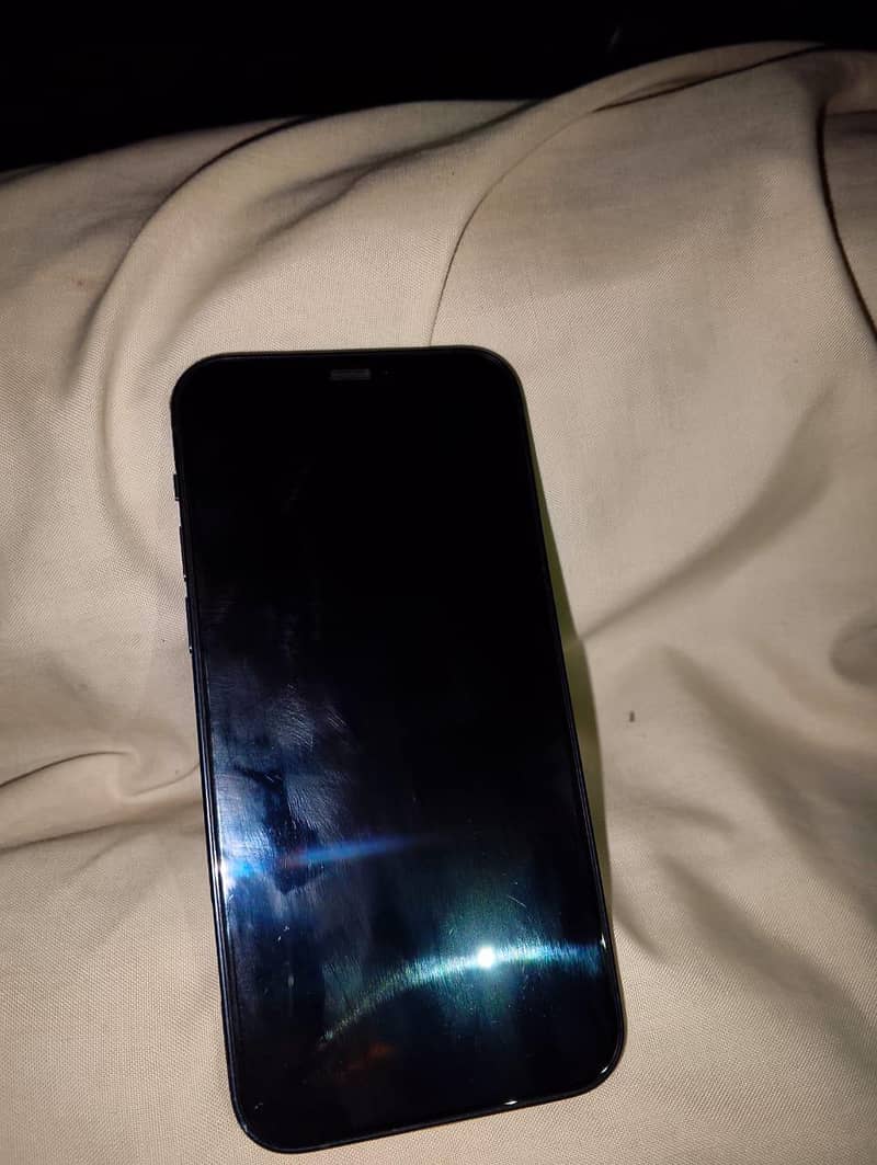 Apple iPhone 12 3