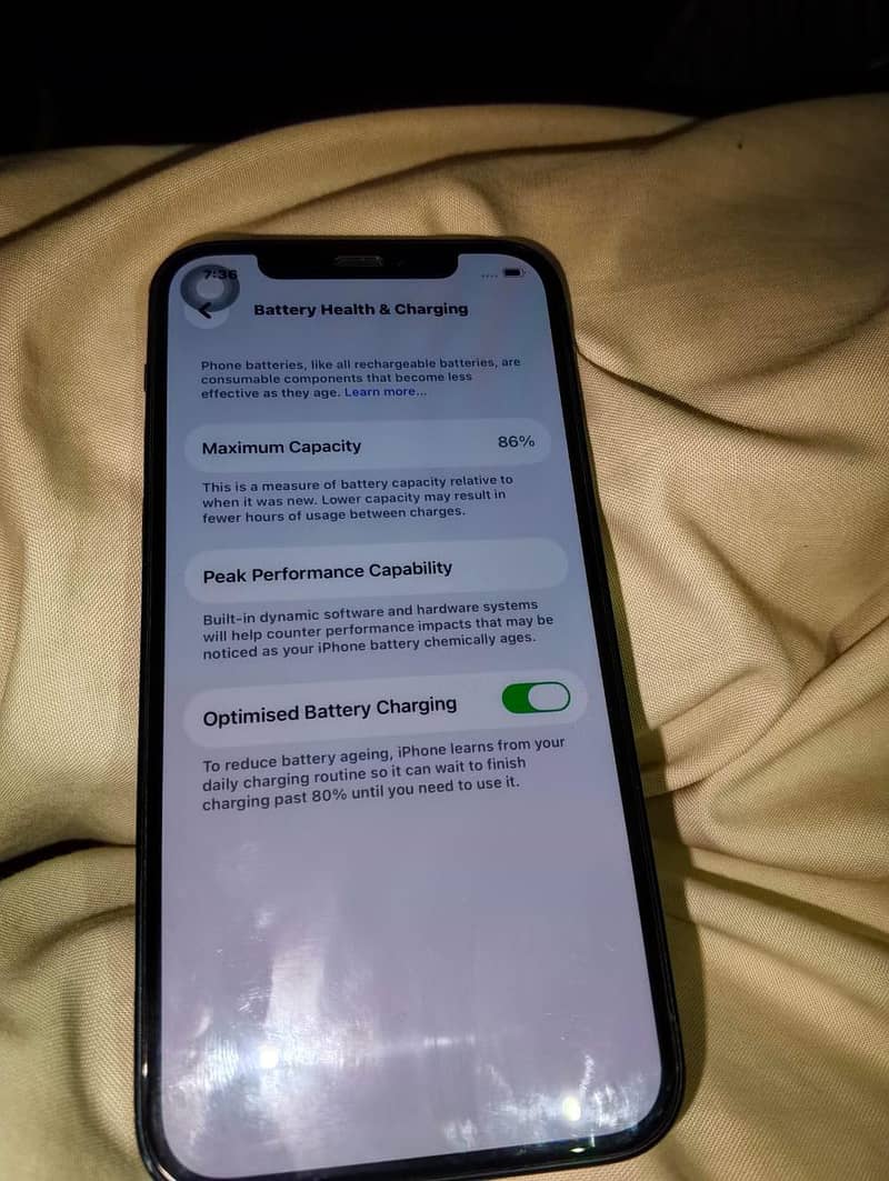 Apple iPhone 12 4