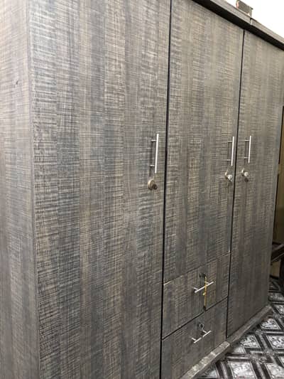 3 door wardrobe