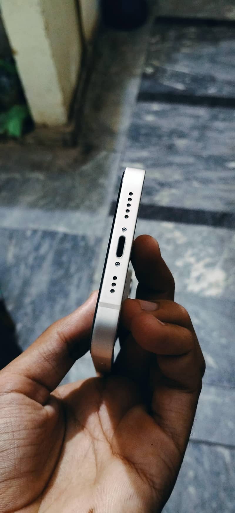 Apple iPhone 13 2
