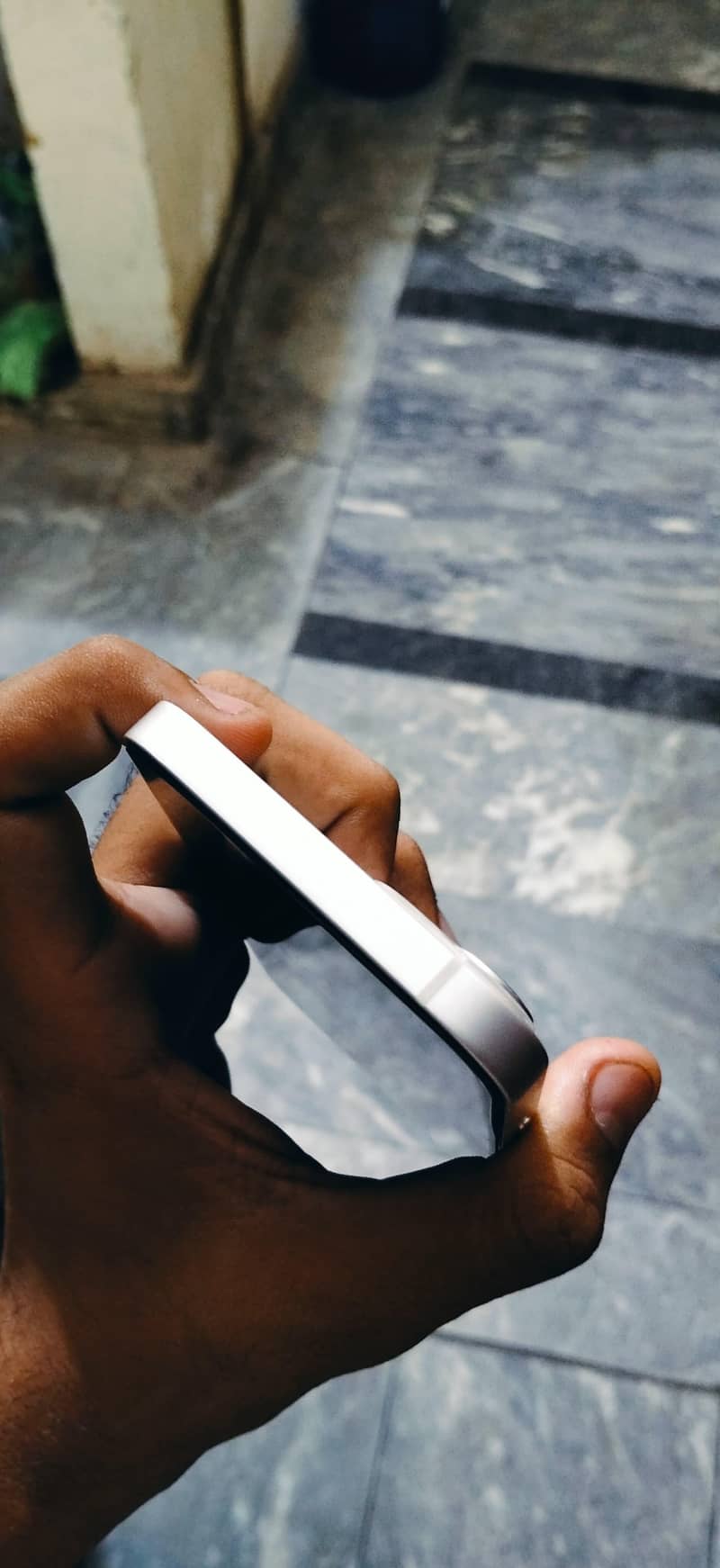 Apple iPhone 13 4