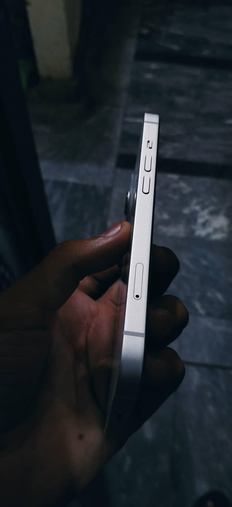 Apple iPhone 13 5