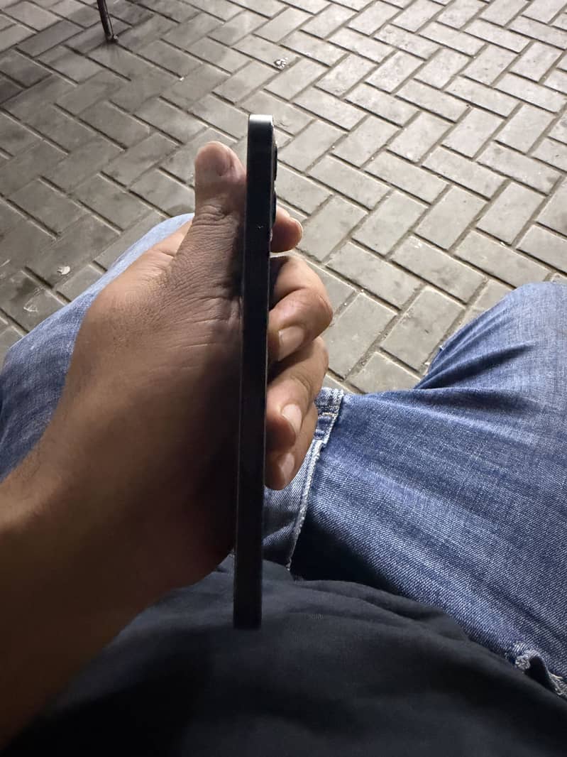 Apple iPhone 12 3
