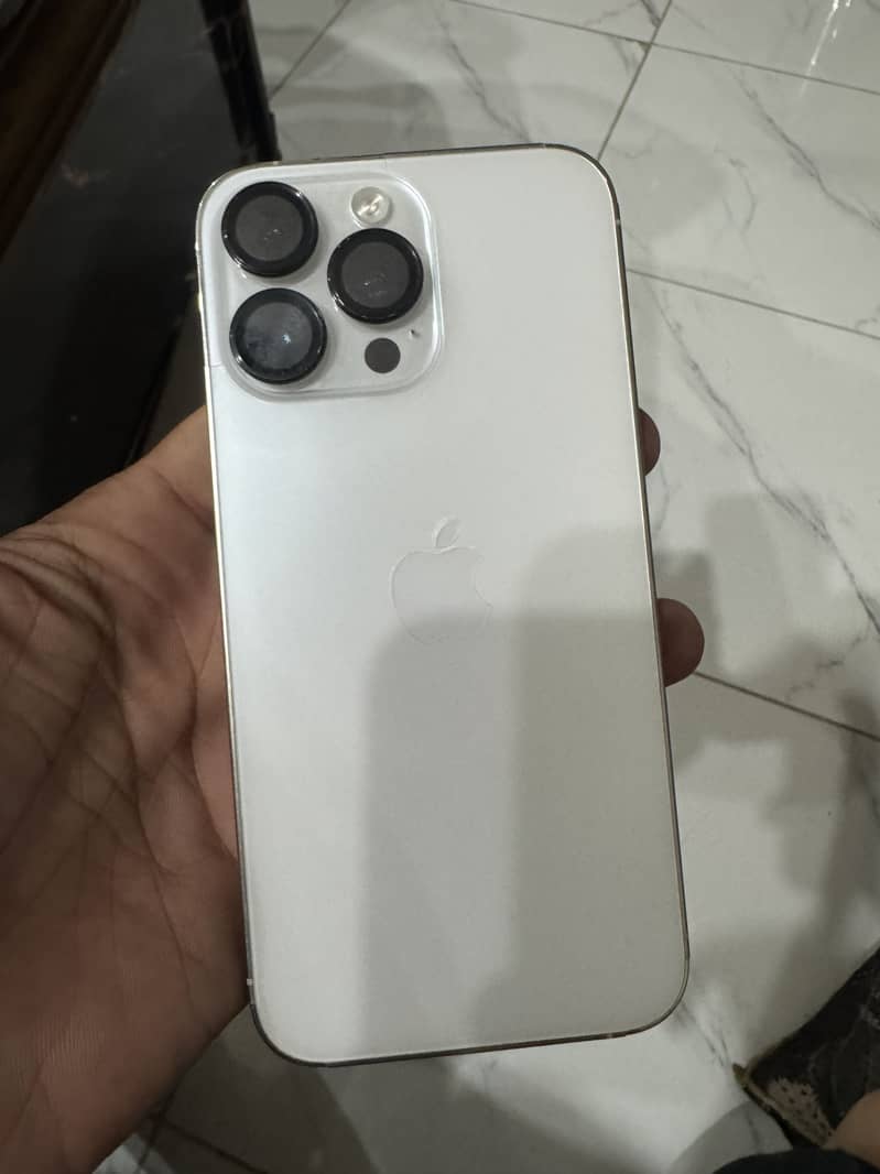 Apple iPhone 14 pro max 4