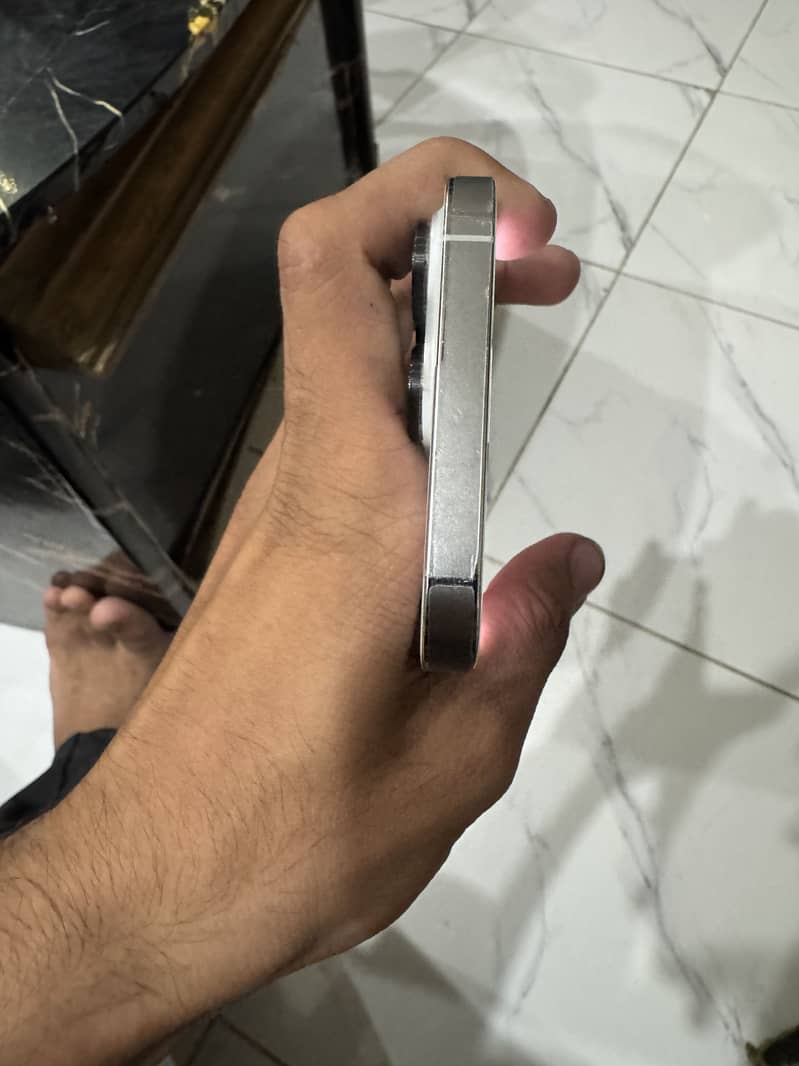 Apple iPhone 14 pro max 6