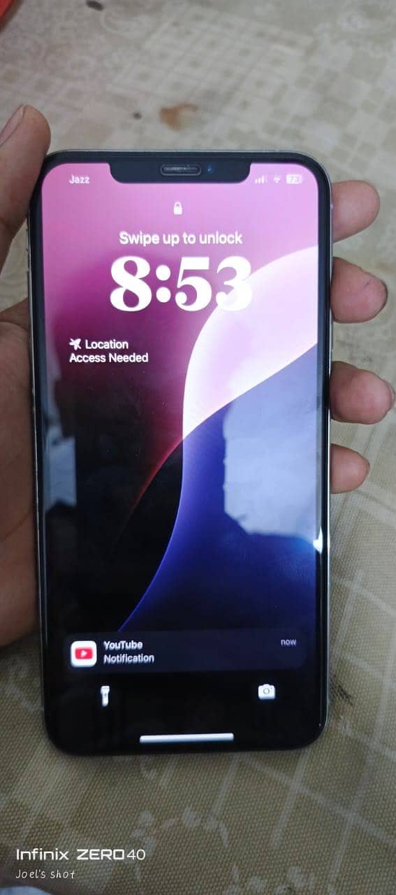 Apple iPhone XS Max 1