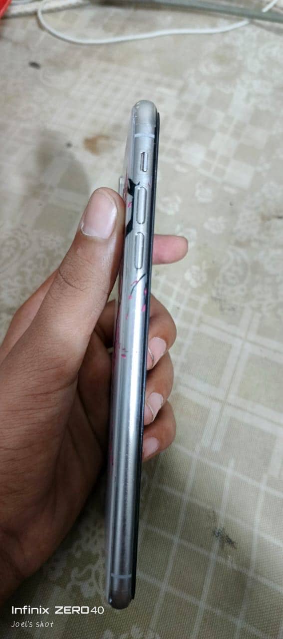 Apple iPhone XS Max 2