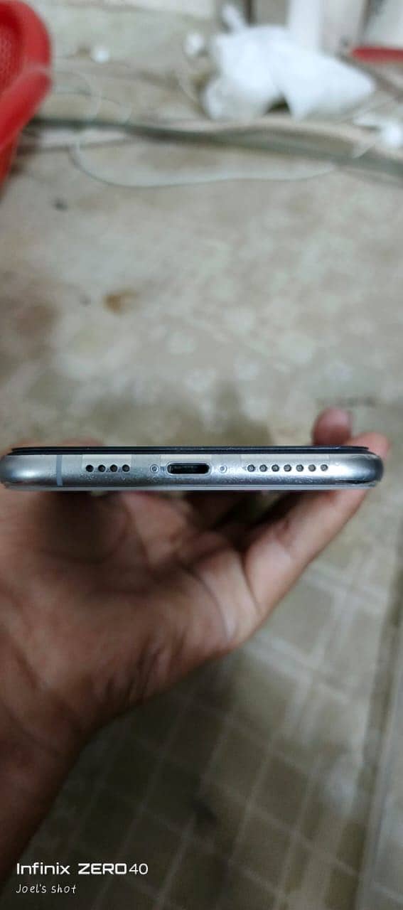 Apple iPhone XS Max 3