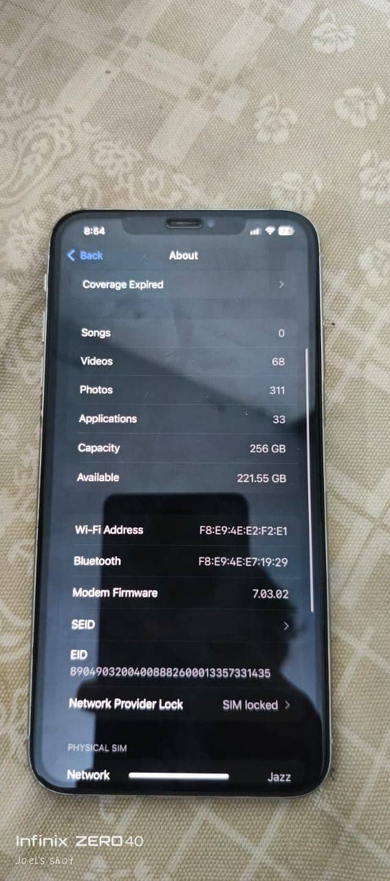 Apple iPhone XS Max 4