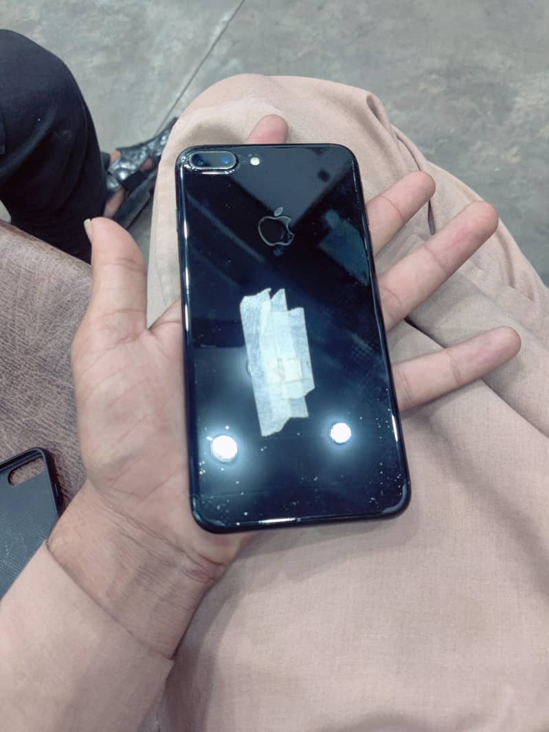 Apple iPhone 7 Plus 5