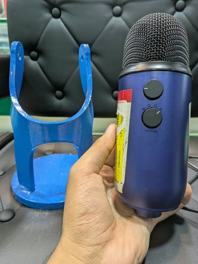 Logitech Blue Yeti USB Microphone (Blue / Black) with Stand – Brand N
