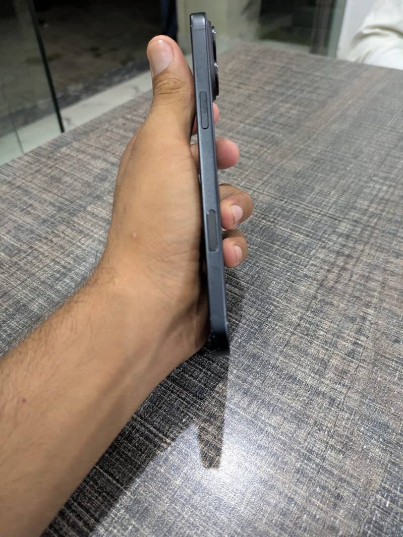 Apple iPhone 16 Plus 2