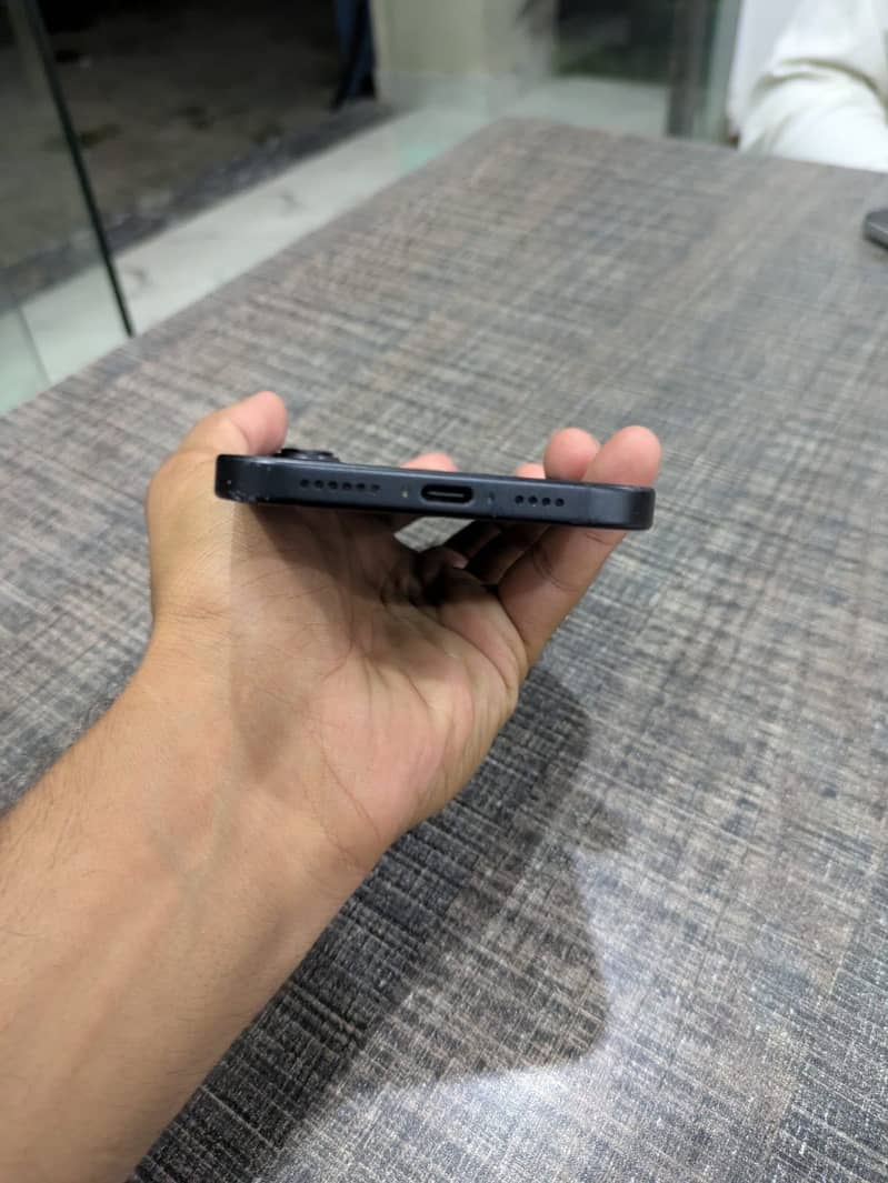 Apple iPhone 16 Plus 4