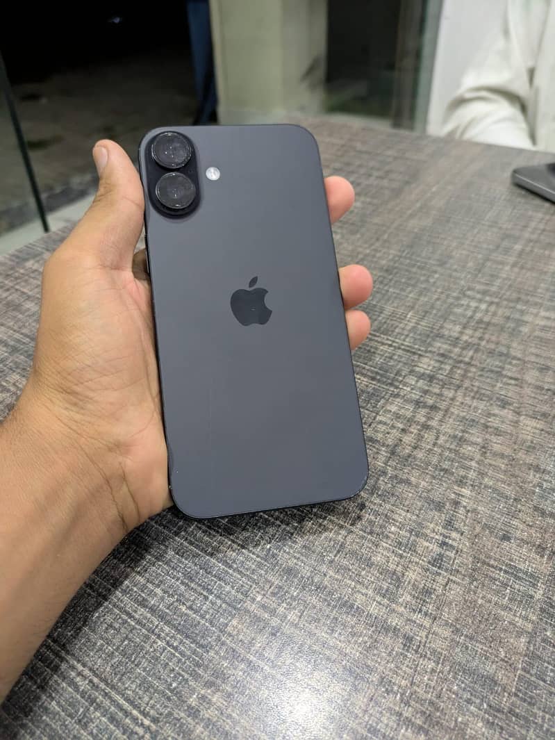 Apple iPhone 16 Plus 5