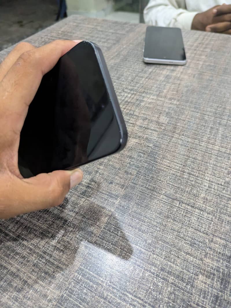 Apple iPhone 16 Plus 6