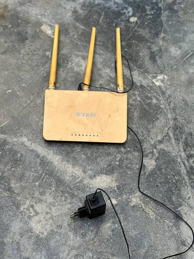 tenda WiFi router