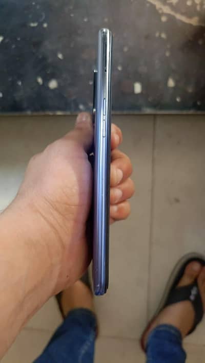 oppo f19 new hai bikul ok hai 6 128 hai box charging Sath ha