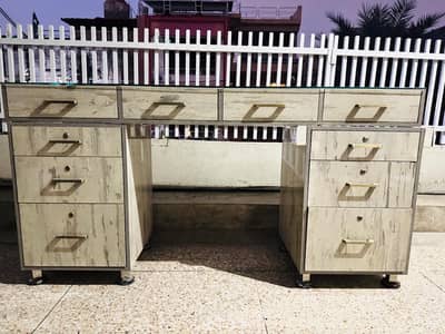 Premium makeup vanity
