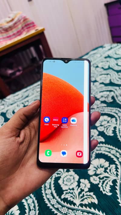 Samsung Mobile A32 with box and charger
