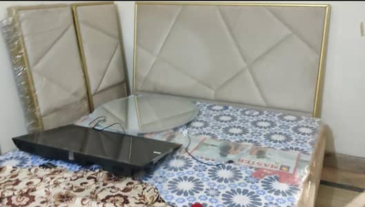Bed set with mattress