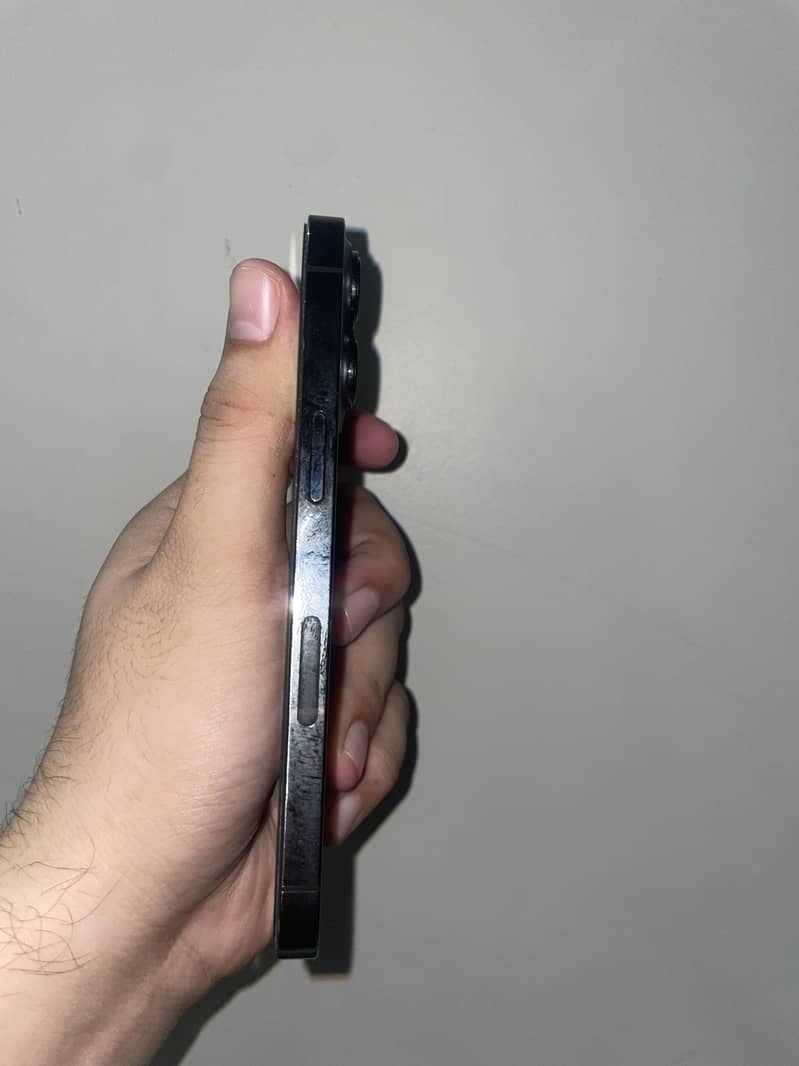 Apple iPhone 13 Pro 4