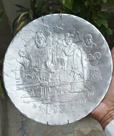 Wall Hanging Plates and Show Piece ( Different Price's. WhatsApp Me)